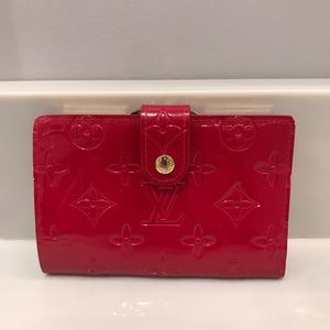 Red wallet